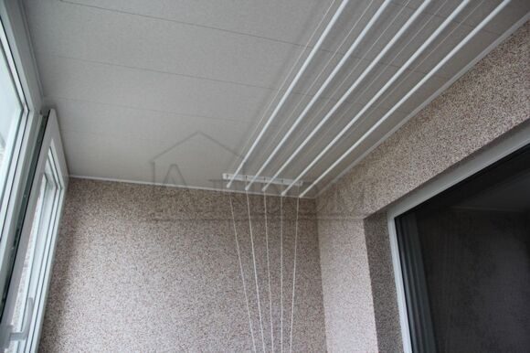 Обшивка потолка пластиковыми панелями