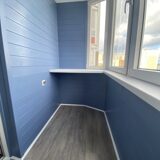 отделка балкона минск . шкафы на балкон. вагонка под покраску в синий цвет